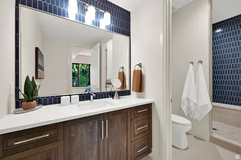 Bath - 3773 E Quail Hill Ln S #104, Sandy, UT 84092 photo 10 of 15