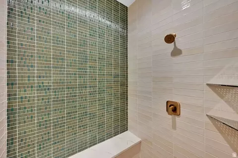 Bath - 3773 E Quail Hill Ln S #104, Sandy, UT 84092 photo 13 of 15