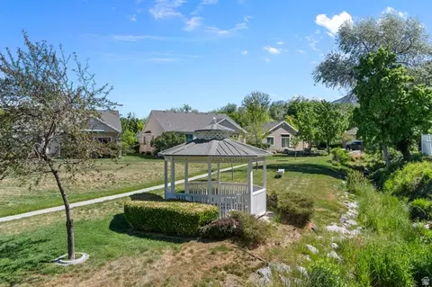 View/Area - 1417 E Blacksmith Ln, Draper, UT 84020 photo 2 of 8