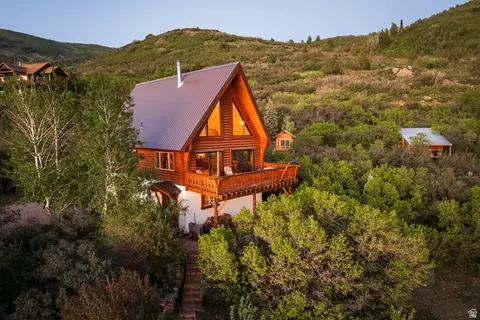 442 Splendor Rd, Kamas, UT 84036