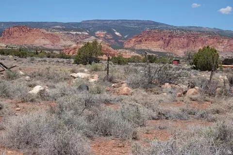 90 W 400 St N #7, Torrey, UT 84775