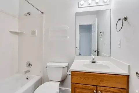 Bath - 25 S 850 E #6, Provo, UT 84606 photo 3 of 3