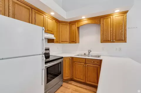 Kitchen - 25 S 850 E #6, Provo, UT 84606 photo 2 of 2