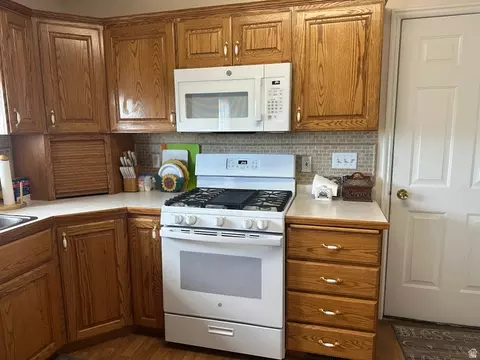 Kitchen - 525 N 100 E, Fairview, UT 84629 photo 2 of 3