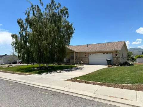 Exterior - 525 N 100 E, Fairview, UT 84629 photo 2 of 8