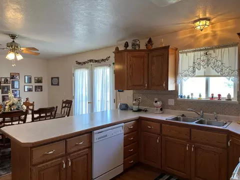 Kitchen - 525 N 100 E, Fairview, UT 84629 photo 1 of 3