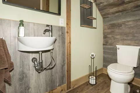 Bath - 2149 Eagle Crest Way, Eagle Mountain, UT 84005 photo 1 of 4