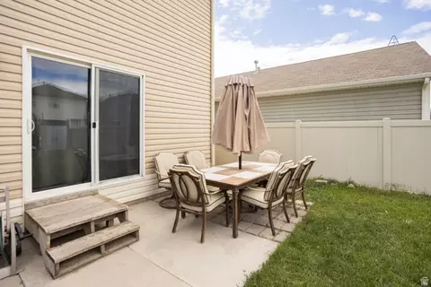 Exterior - 2149 Eagle Crest Way, Eagle Mountain, UT 84005 photo 4 of 6