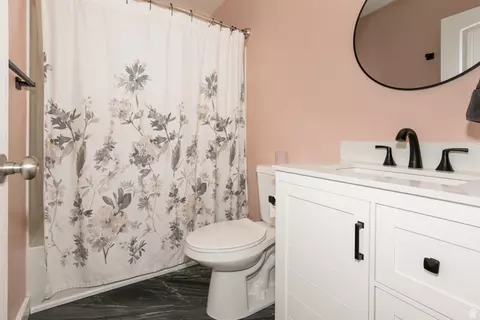 Bath - 2149 Eagle Crest Way, Eagle Mountain, UT 84005 photo 4 of 4