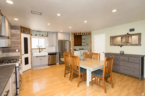 Kitchen - 2149 Eagle Crest Way, Eagle Mountain, UT 84005 photo 4 of 4