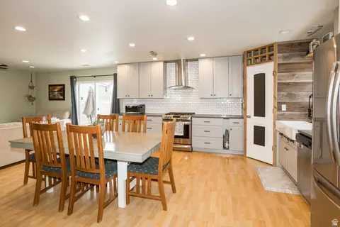 Kitchen - 2149 Eagle Crest Way, Eagle Mountain, UT 84005 photo 2 of 4