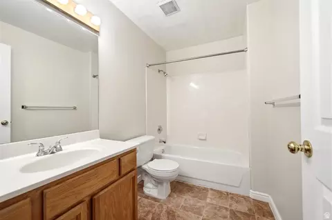 Bath - 682 W 1870 N #11, Orem, UT 84057 photo 2 of 4