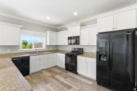 Kitchen - 1614 E Aspen Loop, Provo, UT 84606 photo 2 of 3
