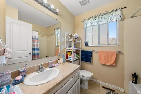Bath - 1925 S 520 E, Orem, UT 84058 photo 2 of 3