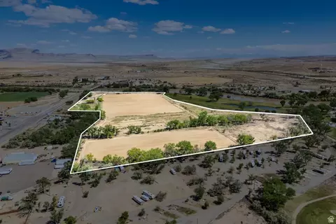 1290 E Main St, Green River, UT 84525 photo 2