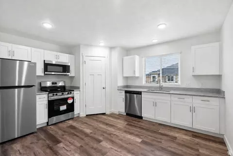 Kitchen - 449 W 980 S, Ogden, UT 84404 photo 2 of 3