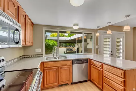 Kitchen - 843 E Three Fountains Dr #263, Murray, UT 84107 photo 3 of 3