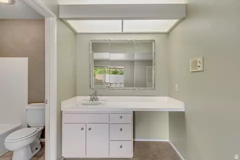 Bath - 843 E Three Fountains Dr #263, Murray, UT 84107 photo 2 of 6
