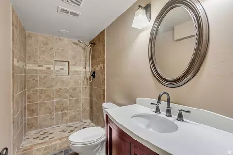 Bath - 843 E Three Fountains Dr #263, Murray, UT 84107 photo 5 of 6