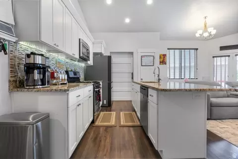 Kitchen - 237 W 125 N, Clearfield, UT 84015 photo 1 of 2