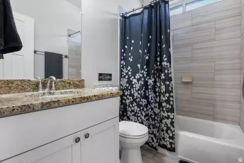 Bath - 237 W 125 N, Clearfield, UT 84015 photo 1 of 3