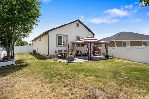 Exterior - 237 W 125 N, Clearfield, UT 84015 photo 4 of 5