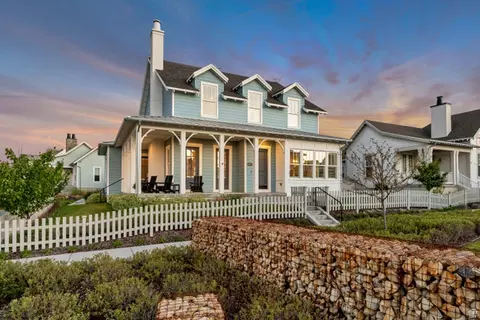 10917 S Lake Island Dr W, South Jordan, UT 84009