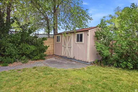Exterior - 65 E Pioneer Ave S, Sandy, UT 84070 photo 7 of 10