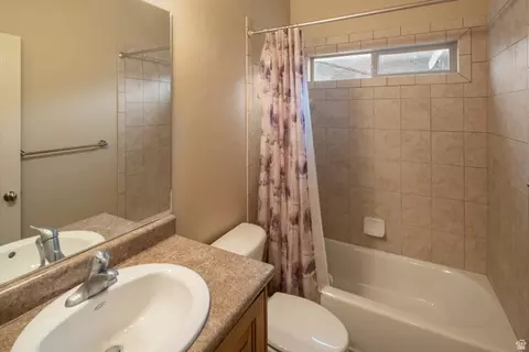 Bath - 687 E 1280 N #7, Orem, UT 84097 photo 1 of 3