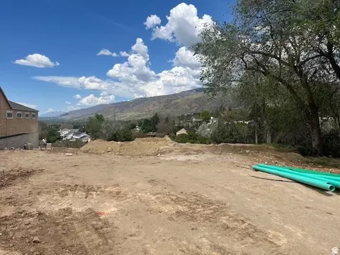 795 E Abby Ln #5, Bountiful, UT 84010 photo 2
