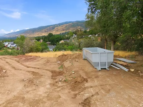 795 E Abby Ln #5, Bountiful, UT 84010 photo 2