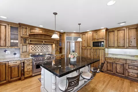 Kitchen - 720 E Center St, Bountiful, UT 84010 photo 2 of 6