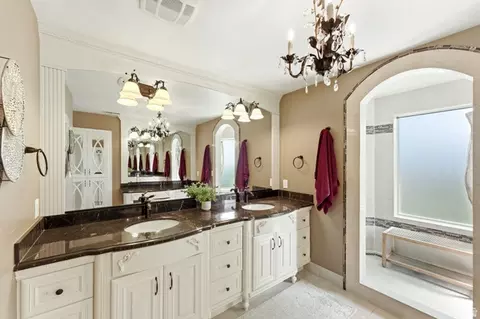 Bath - 720 E Center St, Bountiful, UT 84010 photo 3 of 8