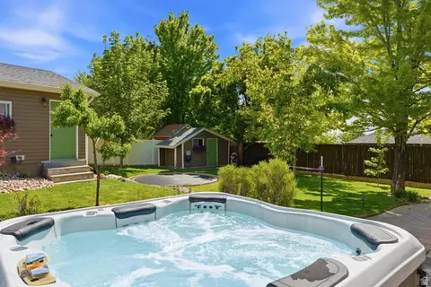 Exterior - 720 E Center St, Bountiful, UT 84010 photo 12 of 13
