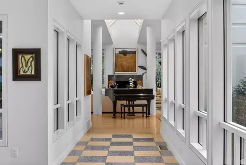 Entry Way - 2552 E Walker Ln, Holladay, UT 84117 photo 2 of 7