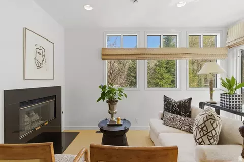 Living - 2552 E Walker Ln, Holladay, UT 84117 photo 12 of 13