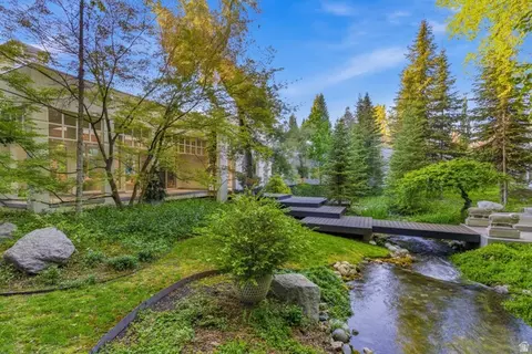 Exterior - 2552 E Walker Ln, Holladay, UT 84117 photo 31 of 48