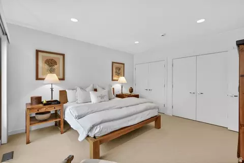 Bedroom - 2552 E Walker Ln, Holladay, UT 84117 photo 5 of 7
