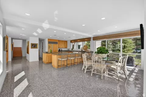 Dining - 2552 E Walker Ln, Holladay, UT 84117 photo 5 of 6