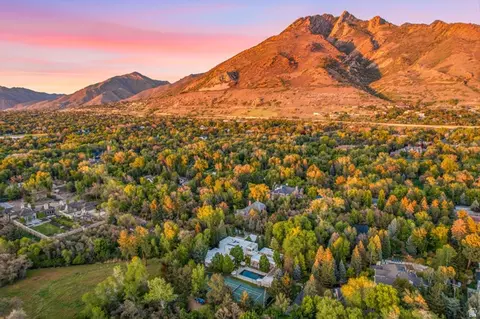 View/Area - 2552 E Walker Ln, Holladay, UT 84117 photo 4 of 5