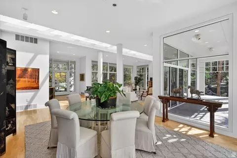 Dining - 2552 E Walker Ln, Holladay, UT 84117 photo 3 of 6