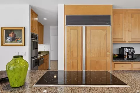 Kitchen - 2552 E Walker Ln, Holladay, UT 84117 photo 6 of 7