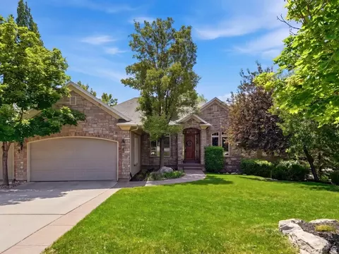 4188 S Lynn Ln, Holladay, UT 84124