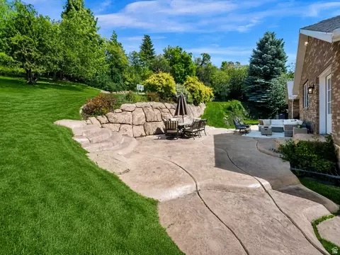 Exterior - 295 S 1550 E, Bountiful, UT 84010 photo 8 of 8
