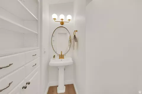 Bath - 295 S 1550 E, Bountiful, UT 84010 photo 4 of 5