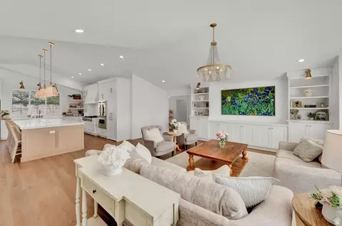 Living - 295 S 1550 E, Bountiful, UT 84010 photo 1 of 4