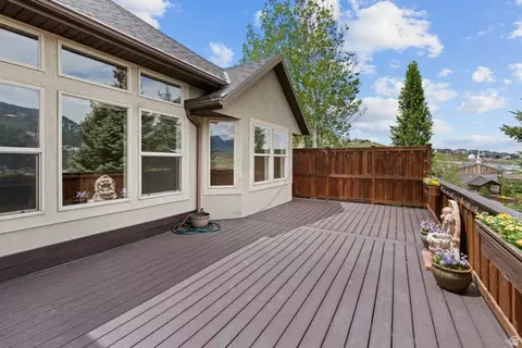 Exterior - 15023 S Eagle Crest Dr E, Draper, UT 84020 photo 11 of 17