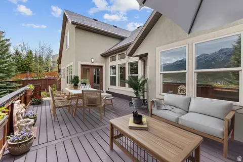 Exterior - 15023 S Eagle Crest Dr E, Draper, UT 84020 photo 4 of 17