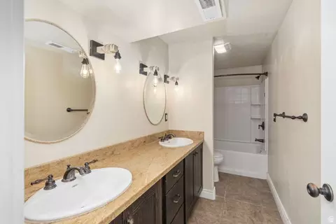 Bath - 15023 S Eagle Crest Dr E, Draper, UT 84020 photo 4 of 4