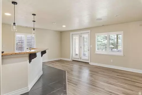 Living - 15023 S Eagle Crest Dr E, Draper, UT 84020 photo 9 of 11